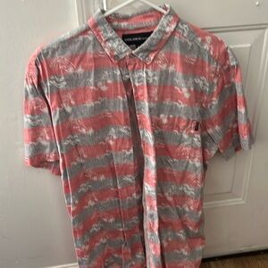 Men’s Xl pink and green casual shirt in excellent condition.
